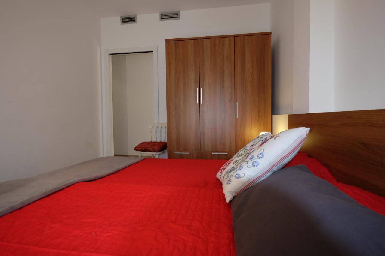 Inass Apartment Sitges Bagian luar foto