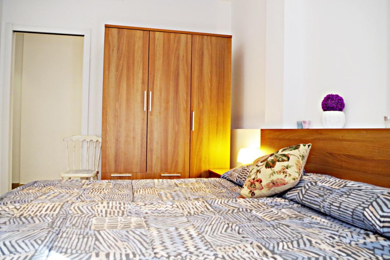 Inass Apartment Sitges Bagian luar foto